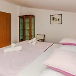 Vila Rustical With Traditional Tavern & Pool