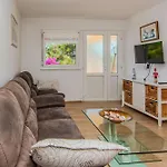 Rustical With Traditional Tavern & Pool Vila Maslenica