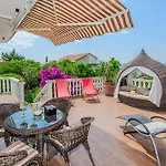 Rustical With Traditional Tavern & Pool Vila Maslenica