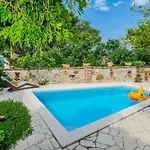 Vila Rustical With Traditional Tavern & Pool *