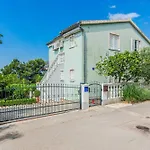 Vila Rustical With Traditional Tavern & Pool *