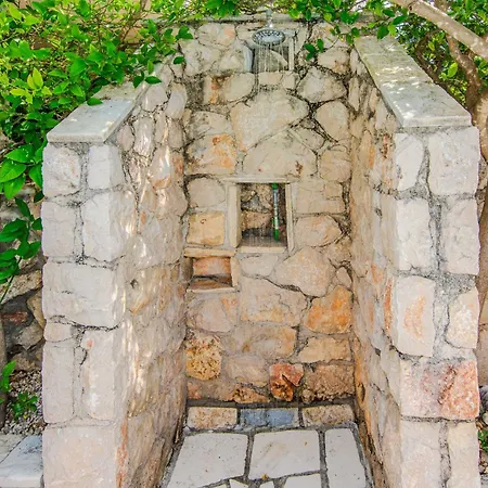 Villa Rustical With Traditional Tavern & Pool Maslenica