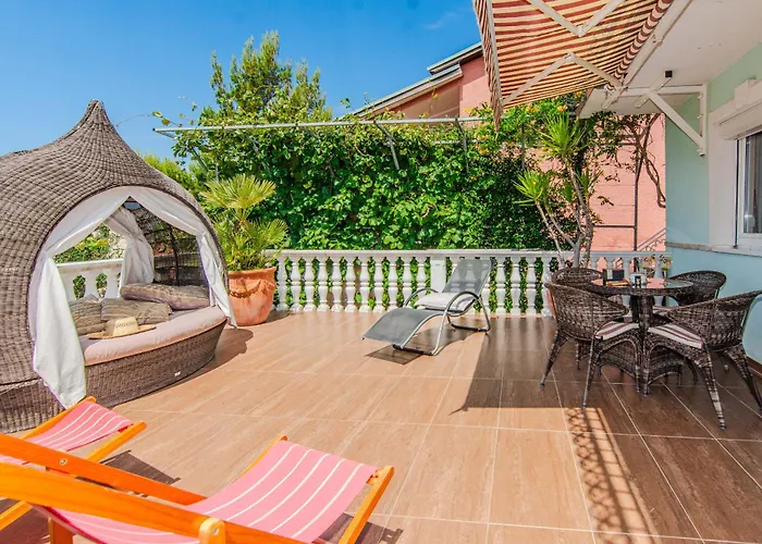 Rustical With Traditional Tavern & Pool Villa
