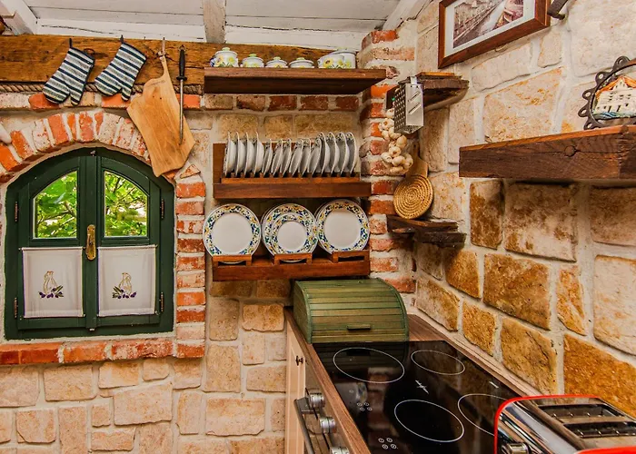 Villa Rustical With Traditional Tavern & Pool *