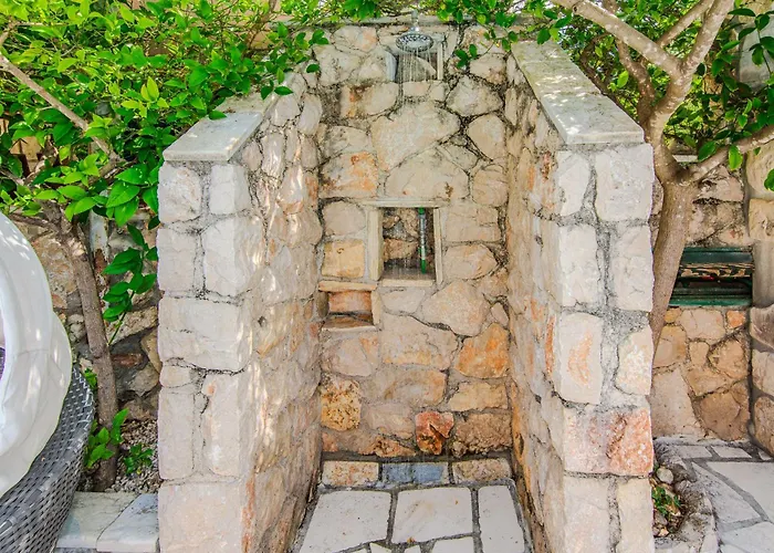 Villa Rustical With Traditional Tavern & Pool Maslenica