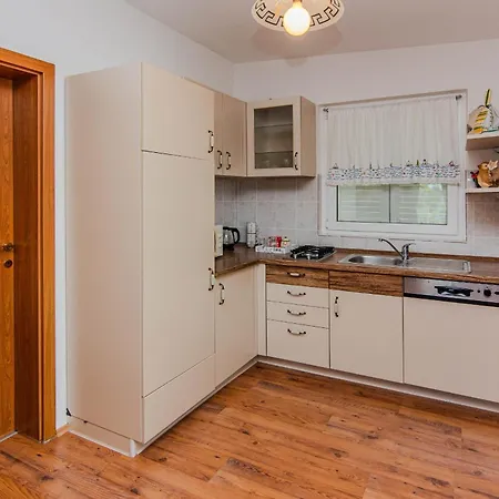 Villa Rustical With Traditional Tavern & Pool *