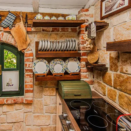 Villa Rustical With Traditional Tavern & Pool *