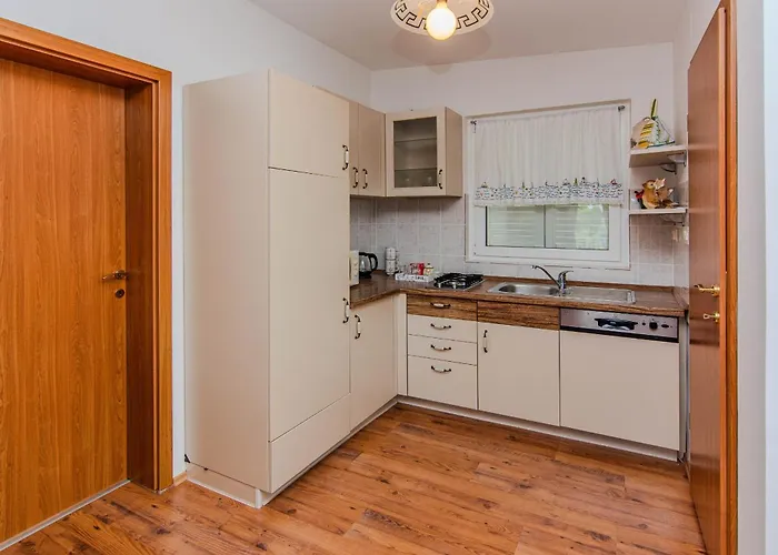 Вилла Rustical With Traditional Tavern & Pool *