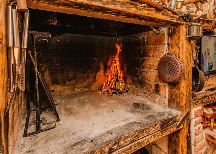 Вилла Rustical With Traditional Tavern & Pool *