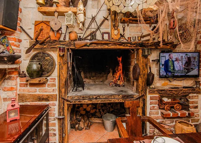 Вилла Rustical With Traditional Tavern & Pool